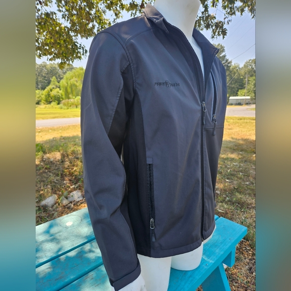 Free Tech Softshell Jacket Carbon - Picture 2 of 11